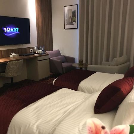 Lilac Hotel - Аман Екстериор снимка