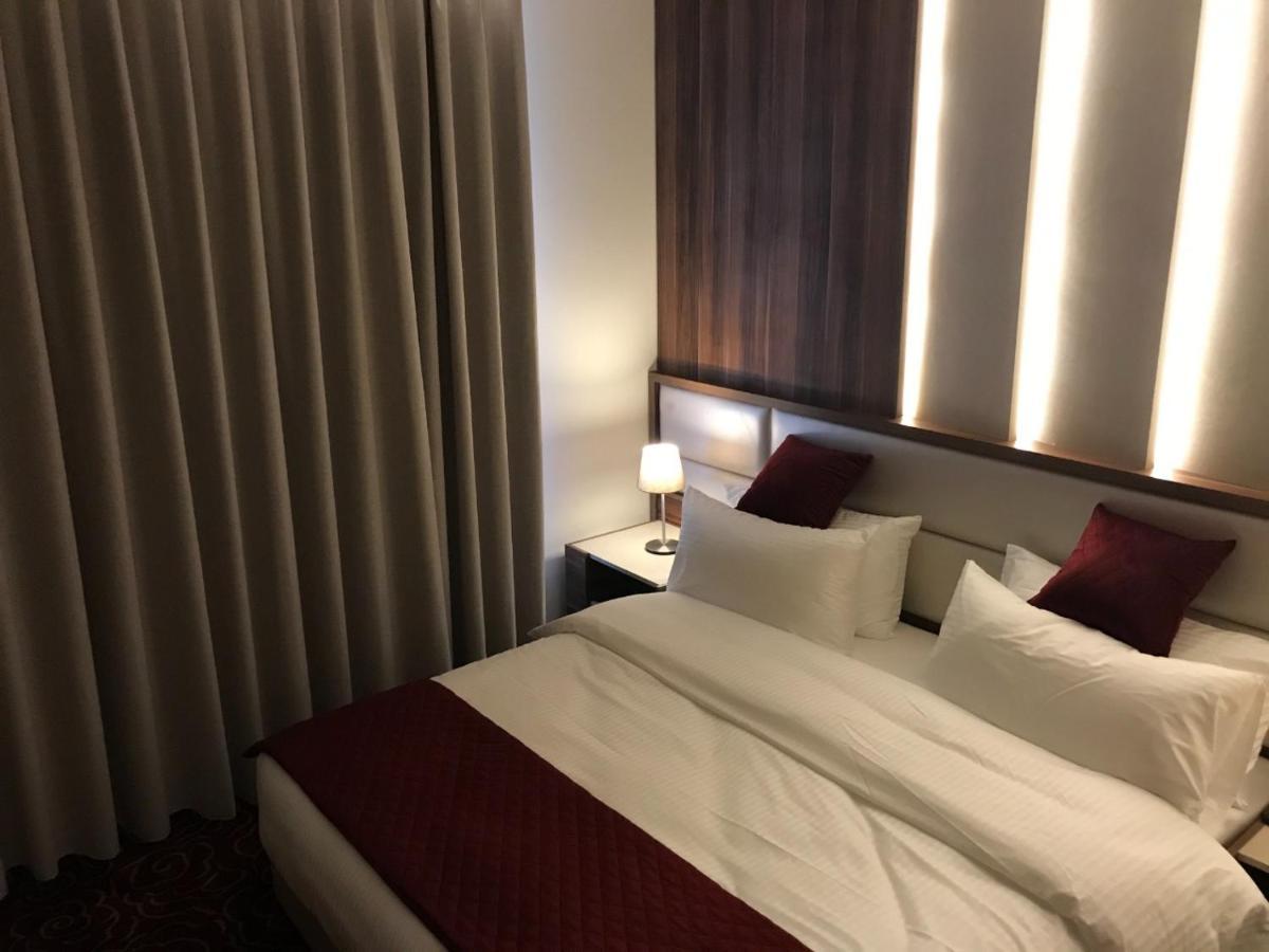Lilac Hotel - Аман Екстериор снимка