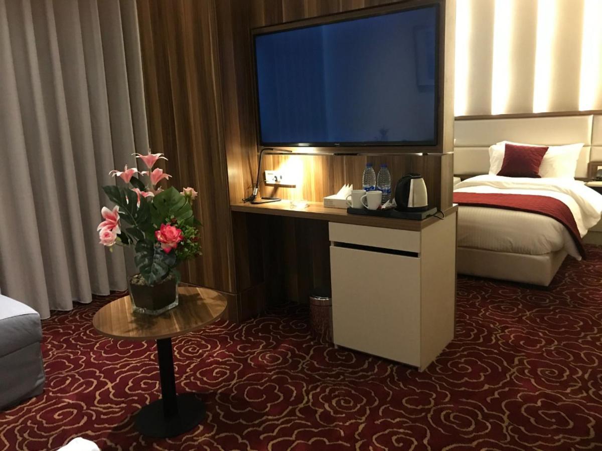 Lilac Hotel - Аман Екстериор снимка