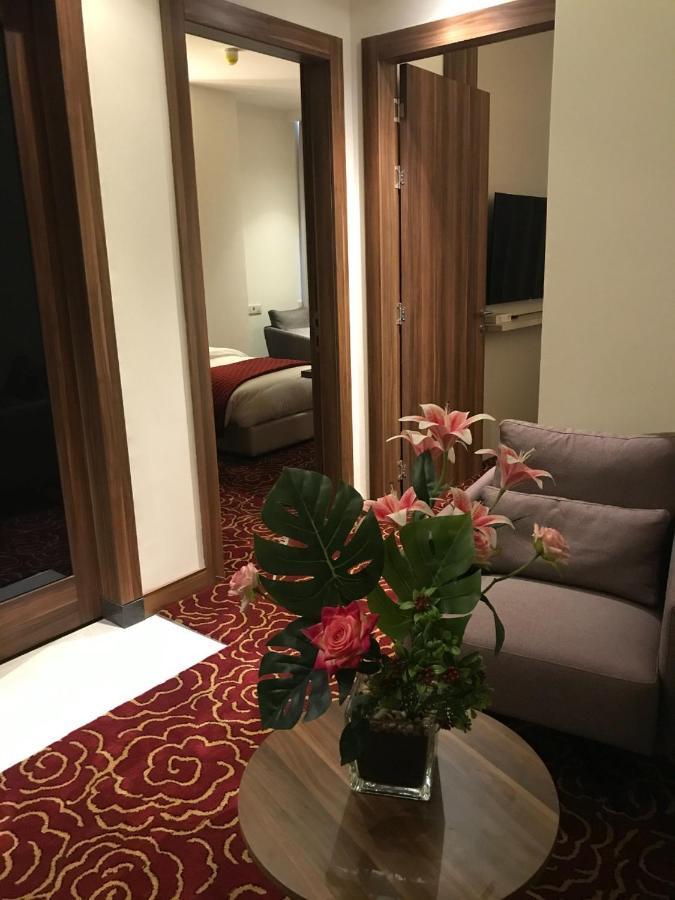 Lilac Hotel - Аман Екстериор снимка