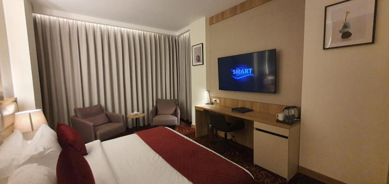 Lilac Hotel - Аман Екстериор снимка